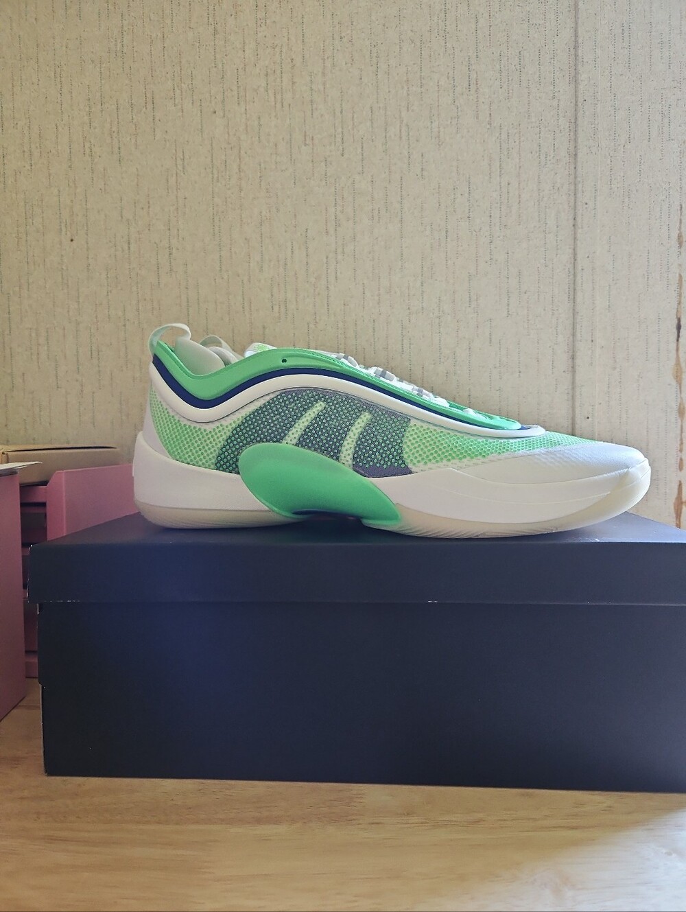 ADIDAS D.O.N ISSUE 6 Metamorphosis (WHITE/GREEN/BLUE) SNEAKERS: NIB: SIZE 18